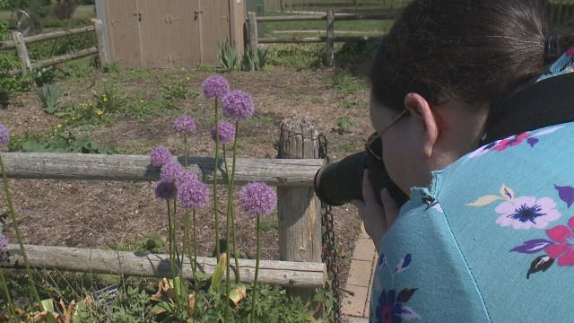 Legally blind photographer keeps her purpose in focus