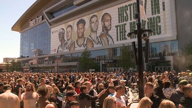 Bucks seek nonprofits for playoff concessions