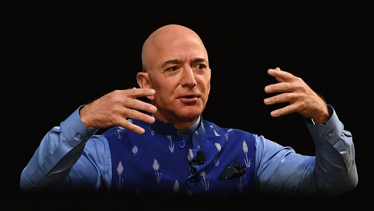 03d4b281-INDIA-E-COMMERCE-AMAZON-BEZOS