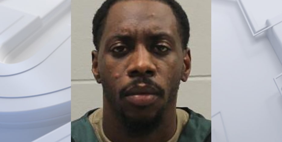 Milwaukee man robbed undercover officer, gets 7 years in prison