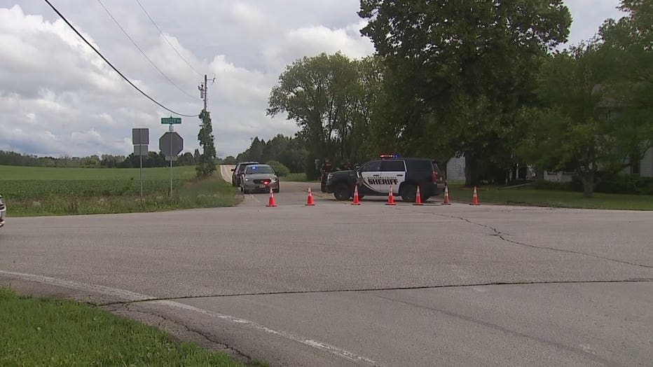 Oconomowoc bank robbery manhunt FOX6 Milwaukee