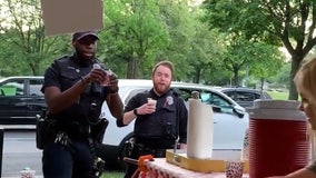 Milwaukee officers surprise lemonade makers with generous tip