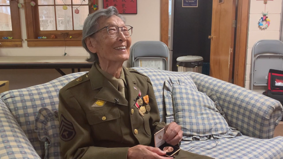 Dr. David Toy, WWII vet, receives Chinese American medal