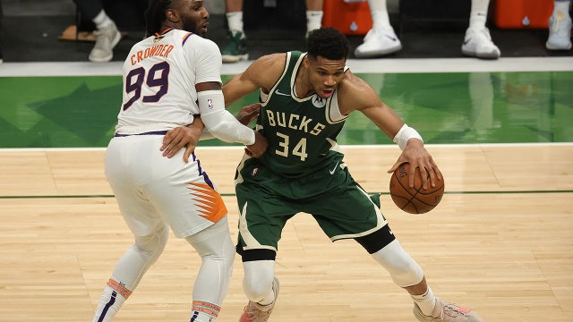 Bucks' Giannis Antetokounmpo on foul complaints: 'I take a pretty good beating out there'