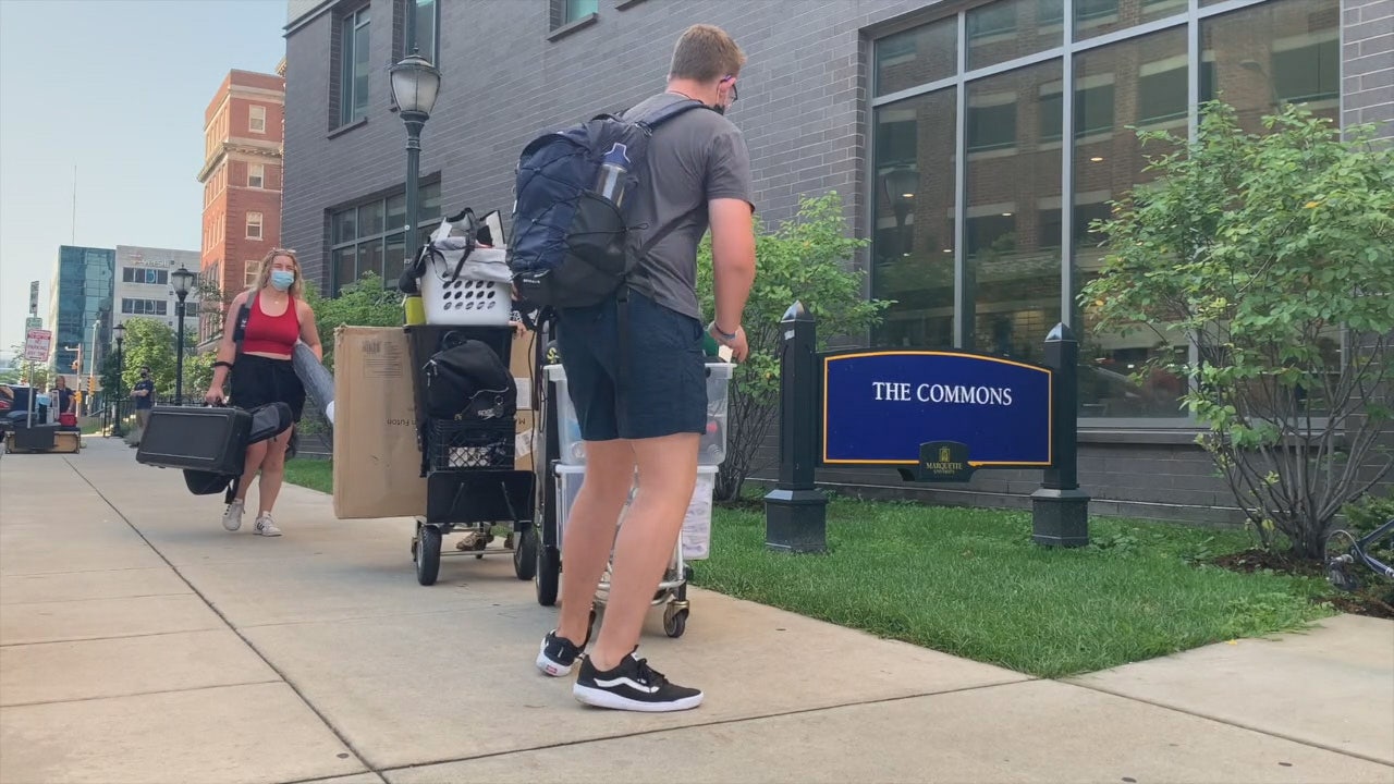 Marquette University students on movein day