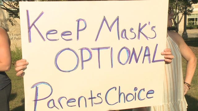 Menomonee Falls mask protest as school board meets