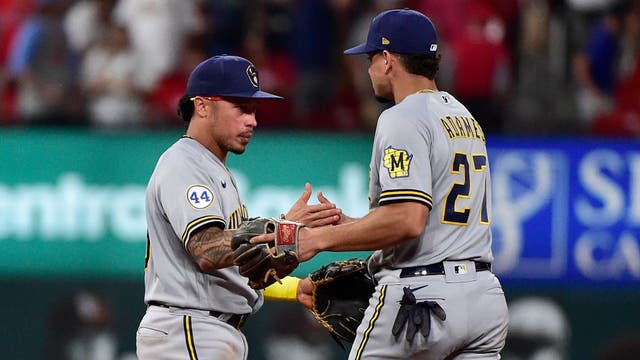 Burnes helps Brewers to another road win, 2-0 over Cards