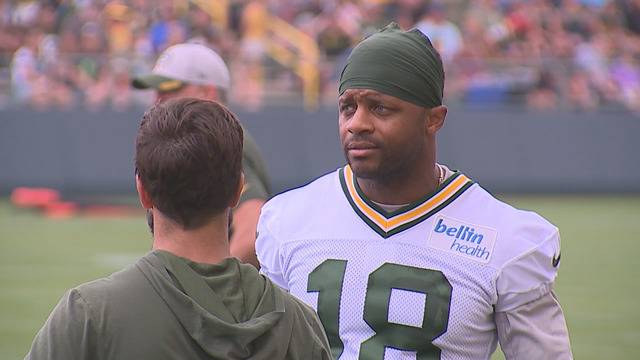 Cobb emotional on his return to the Packers