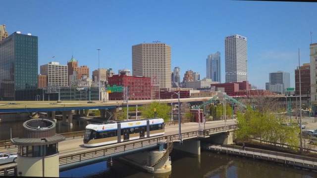 Hop streetcar: Milwaukee parking revenue to plug budget gap