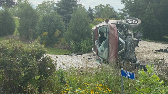 Town of Dover rollover crash: 2 hurt in wreck on Beaumont Avenue