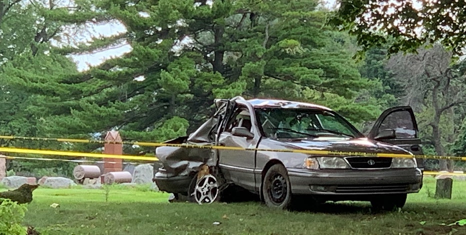 Crash near 20th & Auer, 1 dead, 3 critical: police
