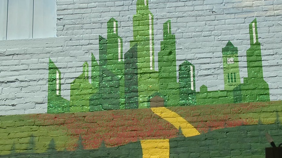 Wizard of Oz mural, Oconomowoc