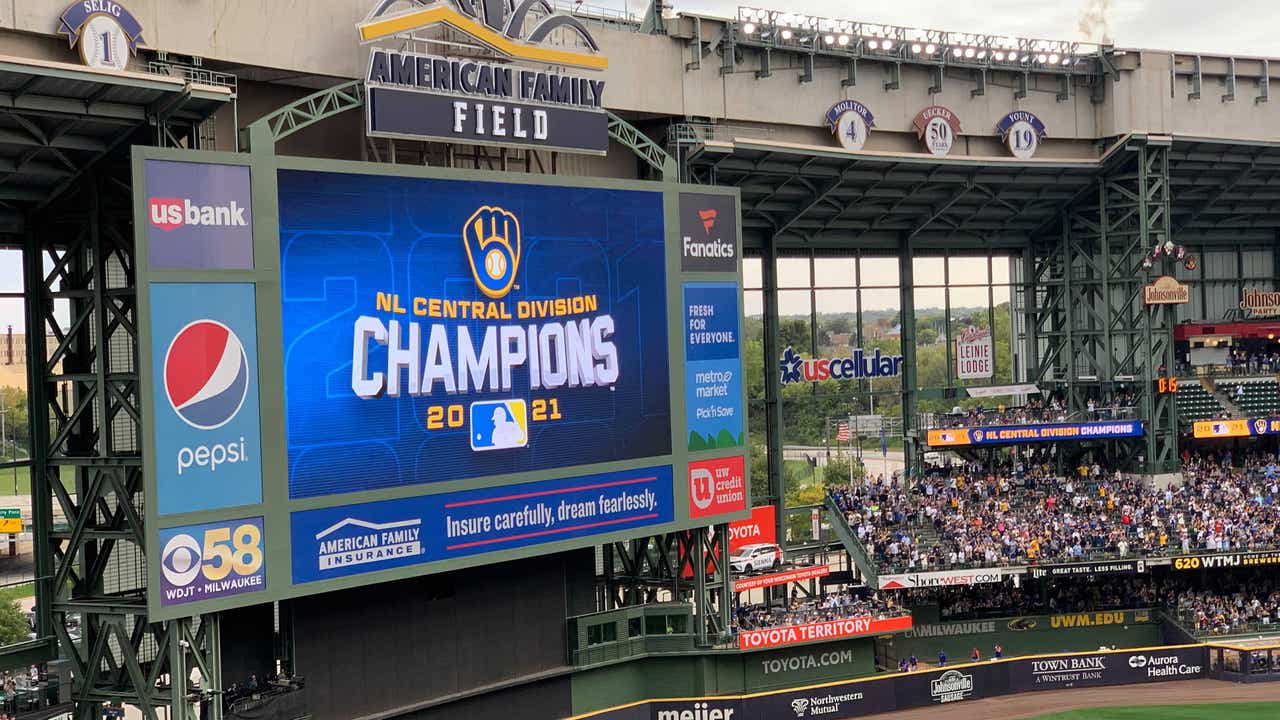 Milwaukee Brewers win 2021 NL Central division title