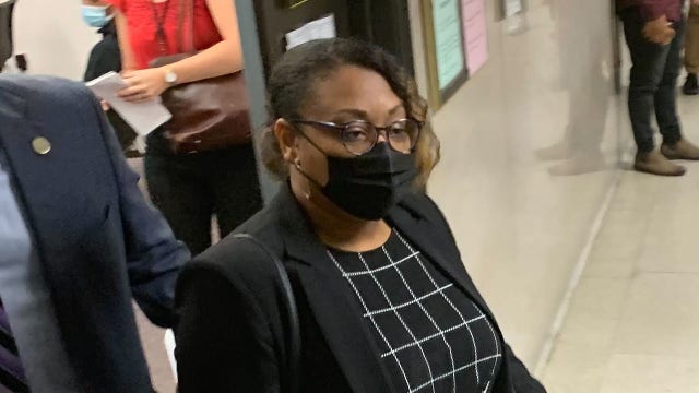 Milwaukee Alderwoman Lewis in court, pleads not guilty to misdemeanor