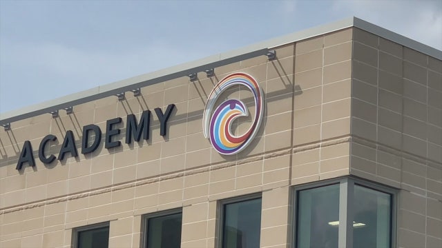 Milwaukee Hmong high school opens, 'like a college atmosphere'