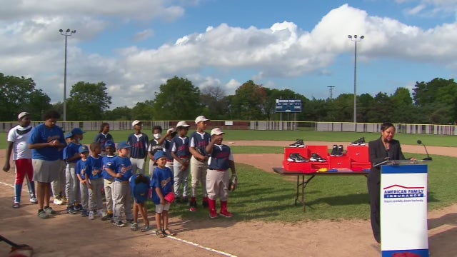 Milwaukee little league fields upgraded, thanks to Yelich donation