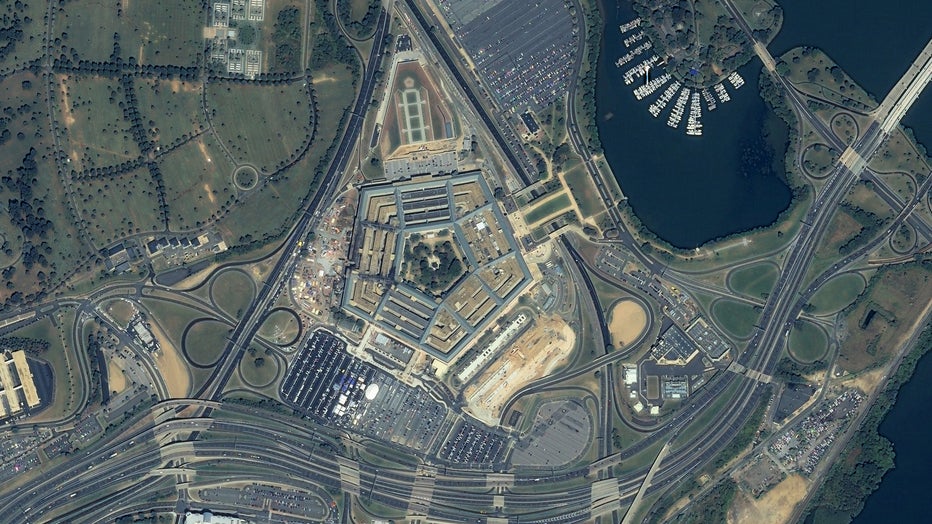 04_closer-view-of-pentagon_15sept2001_ikonos.jpg