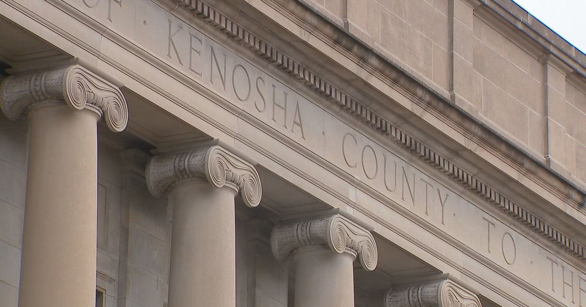 Former Wisconsin teacher sentenced after investigation into sexual messages with student