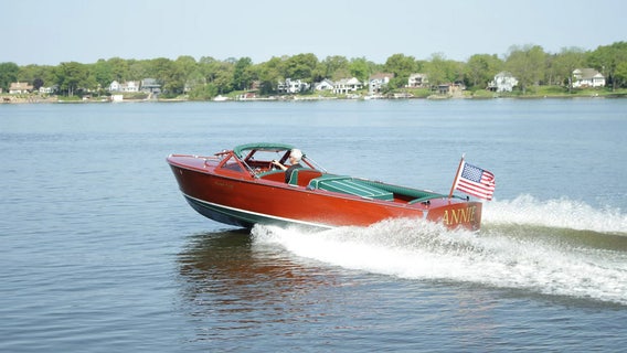 Boat maker relocates to Wisconsin from Michigan