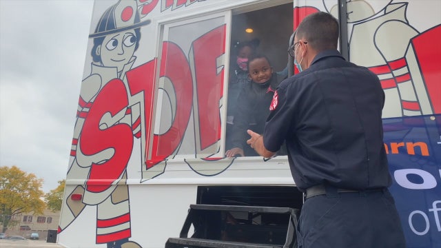 Milwaukee firefighters share safety message with kids