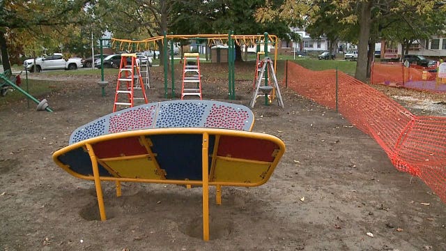 Packers alumni build Milwaukee playground