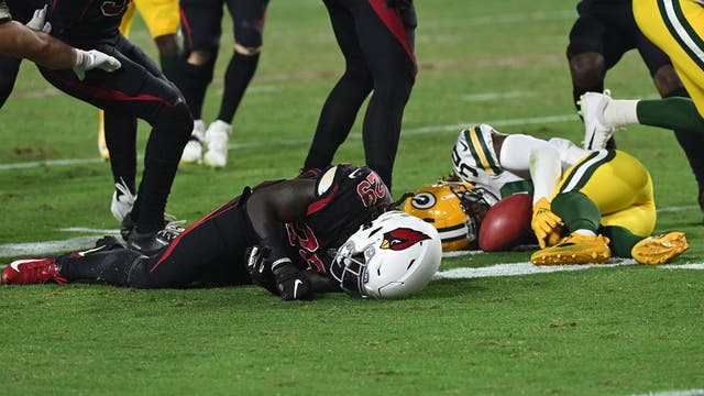 Packers, Cardinals players involved in vicious collision, leave field on carts