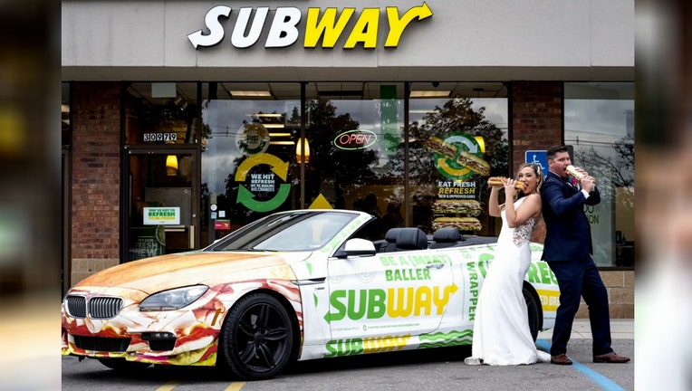 THIS_COUPLE_TOOK_THEIR_WEDDING_PHOTOS_AT_SUBWAY__STILLS___Z11493870.mp4_.00_00_32_34.Still004.jpg