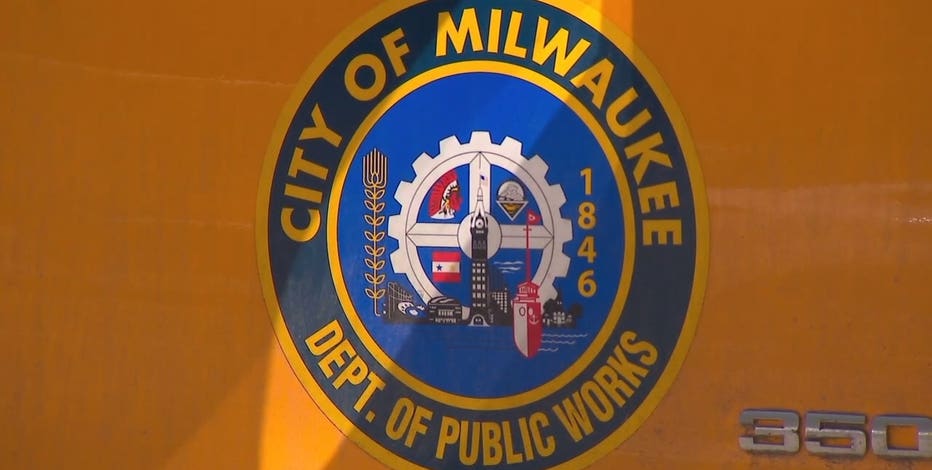 Thanksgiving Milwaukee parking, garbage schedule changes