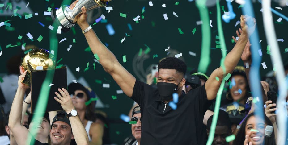 Bucks to visit White House, celebrate NBA title on Nov. 8