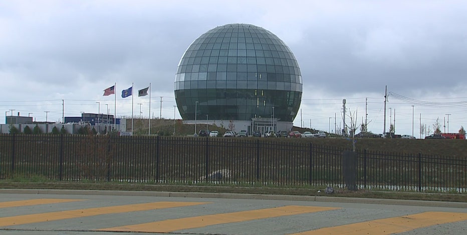 New book reveals Foxconn deal details in Mount Pleasant
