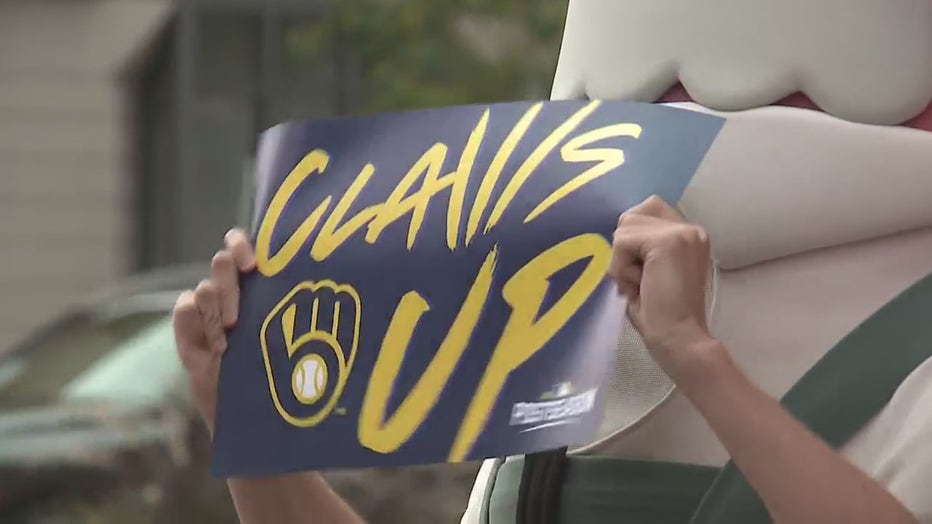 "Claws Up" event celebrates Milwaukee Brewers' postseason run