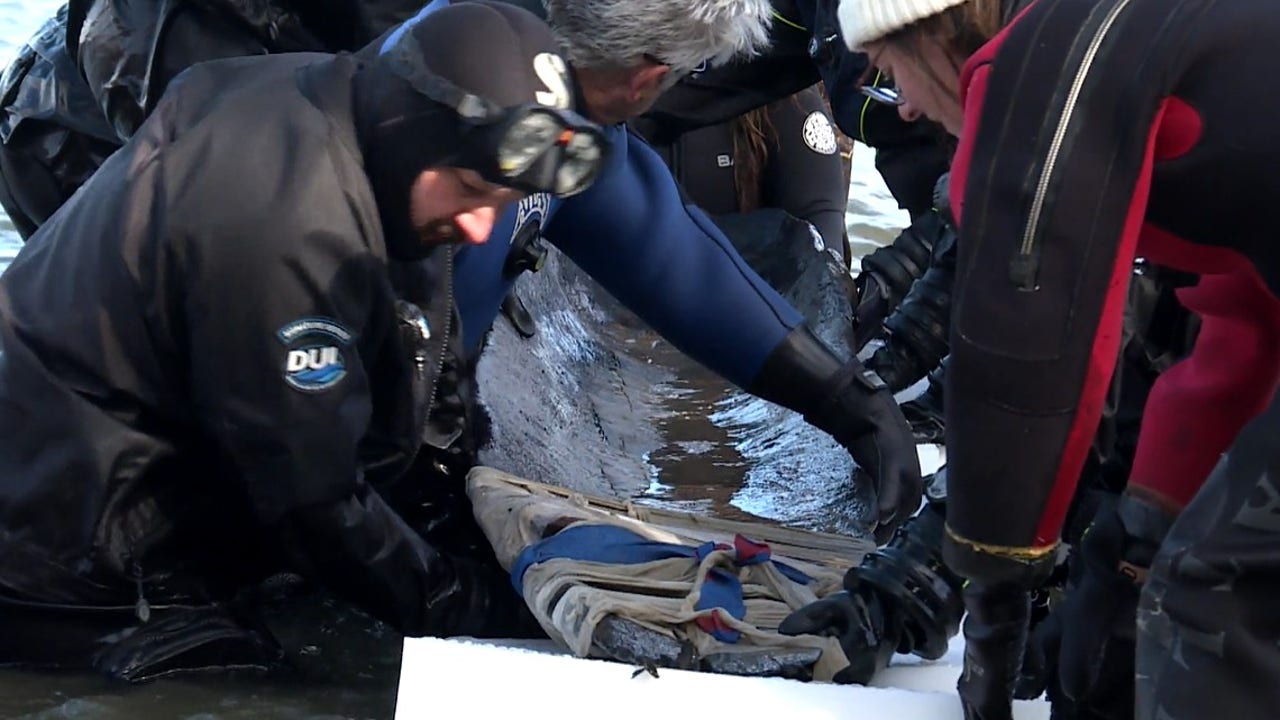 1,200-year-old fishing canoe lifted from Lake Mendota - Vimarsana News