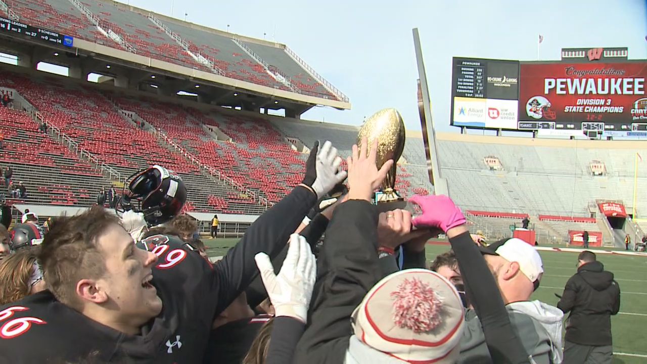 Pewaukee defense leads way to win over Rice Lake for Division 3 title