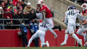 Allen powers Badgers past Northwestern; winning streak now 6