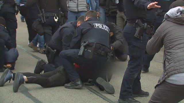 Kyle Rittenhouse trial: 2 protest arrests on 2nd day of deliberations