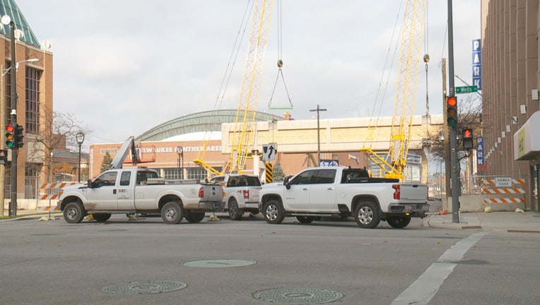 Skywalk demolition underway in downtown Milwaukee