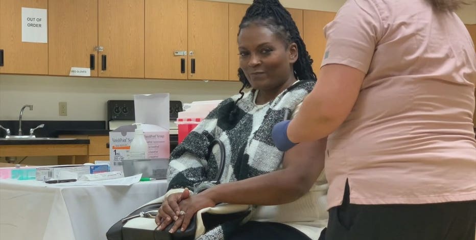 Milwaukee COVID vaccine, flu shot clinic also provides holiday meals