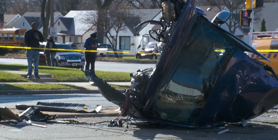 Sherman and Hampton crash; 3 hurt including driver that blew red light