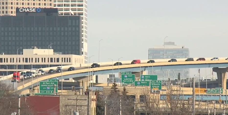 Milwaukee Christmas COVID test lines long