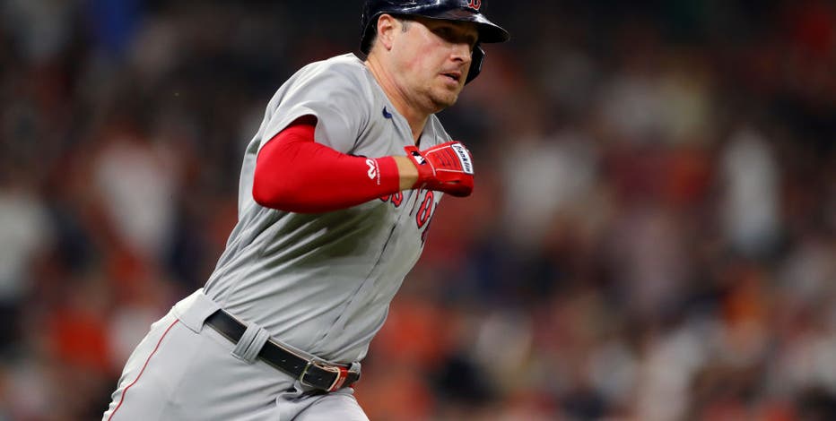 Brewers acquire Hunter Renfroe from Red Sox