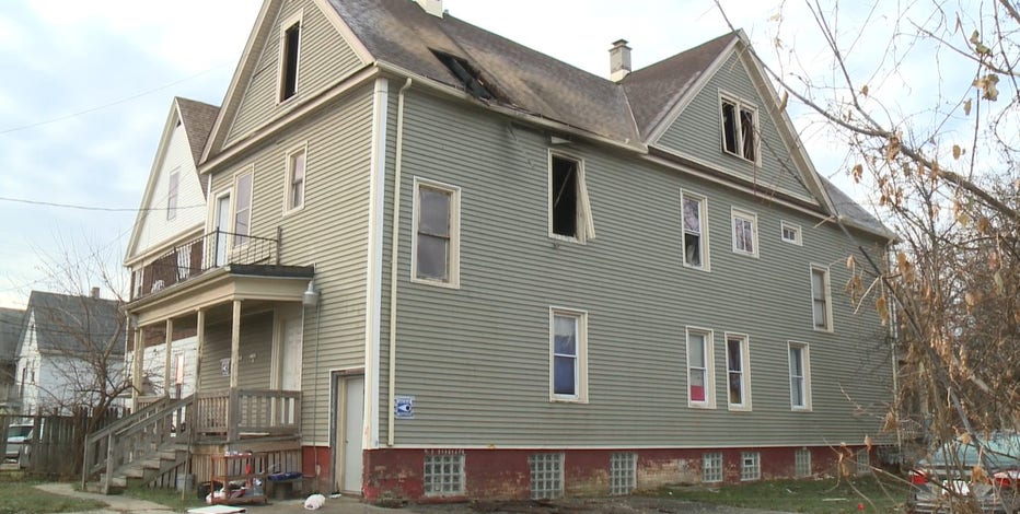 Milwaukee house fire near 32nd and Lisbon, 1 dead