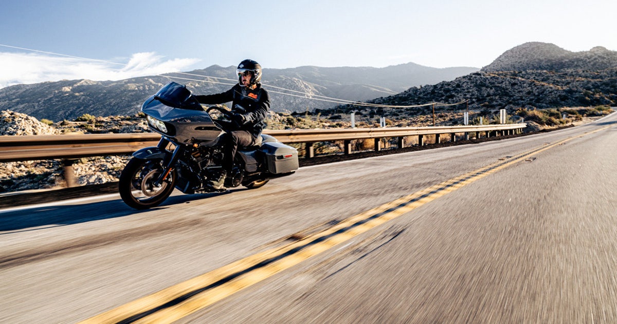 210249_my22_fltrxst_road_glide