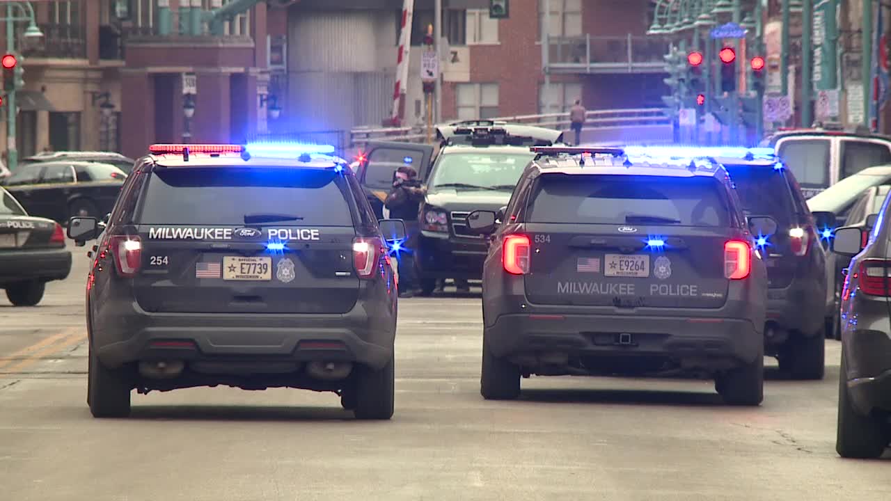 Third Ward shooting: Nurse, Shake Shack workers helped officer - Vimarsana News