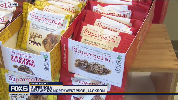 Supernola's superfood snacking clusters