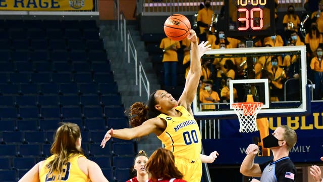 No. 8 Michigan rolls past Wisconsin 83-44, moves to 16-2