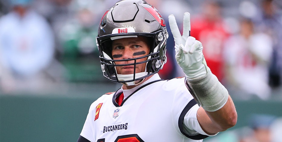 Tom Brady announces return to Bucs after short retirement