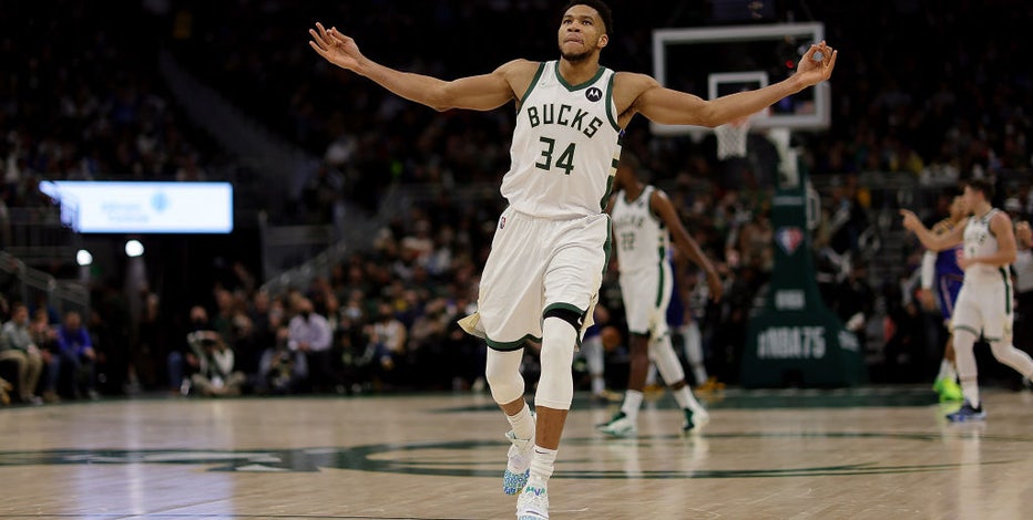 Bucks rip Warriors, Antetokounmpo has triple-double