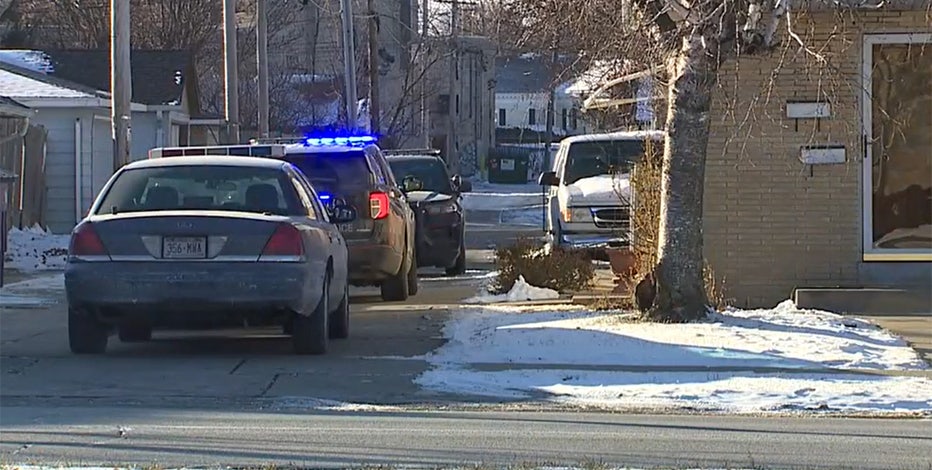 Milwaukee police execute drug search near 76th and Congress