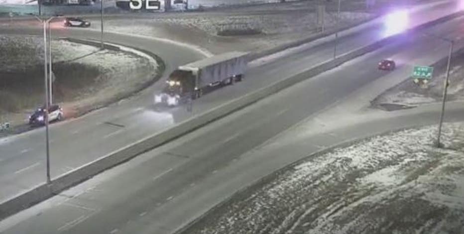 Ozaukee County semi driver arrest, refused to stop on I-43