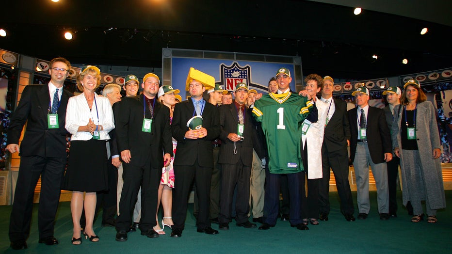 NFL on FOX - In the 2005 NFL Draft, the San Francisco 49ers elected to pick  Alex Smith No. 1 overall instead of Aaron Rodgers, who ended up falling to  the Green